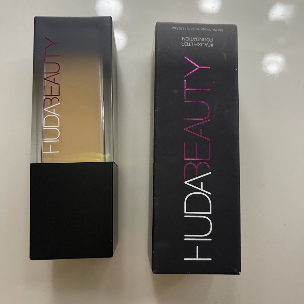 HUDABEAUTY Matte Foundation Full Coverage             Color: Crème Brulée 150 G